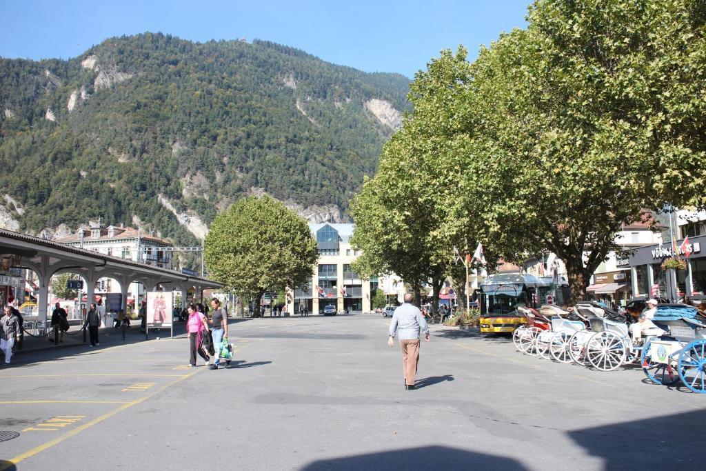 Hotel Bahnhof Interlaken Exterior foto